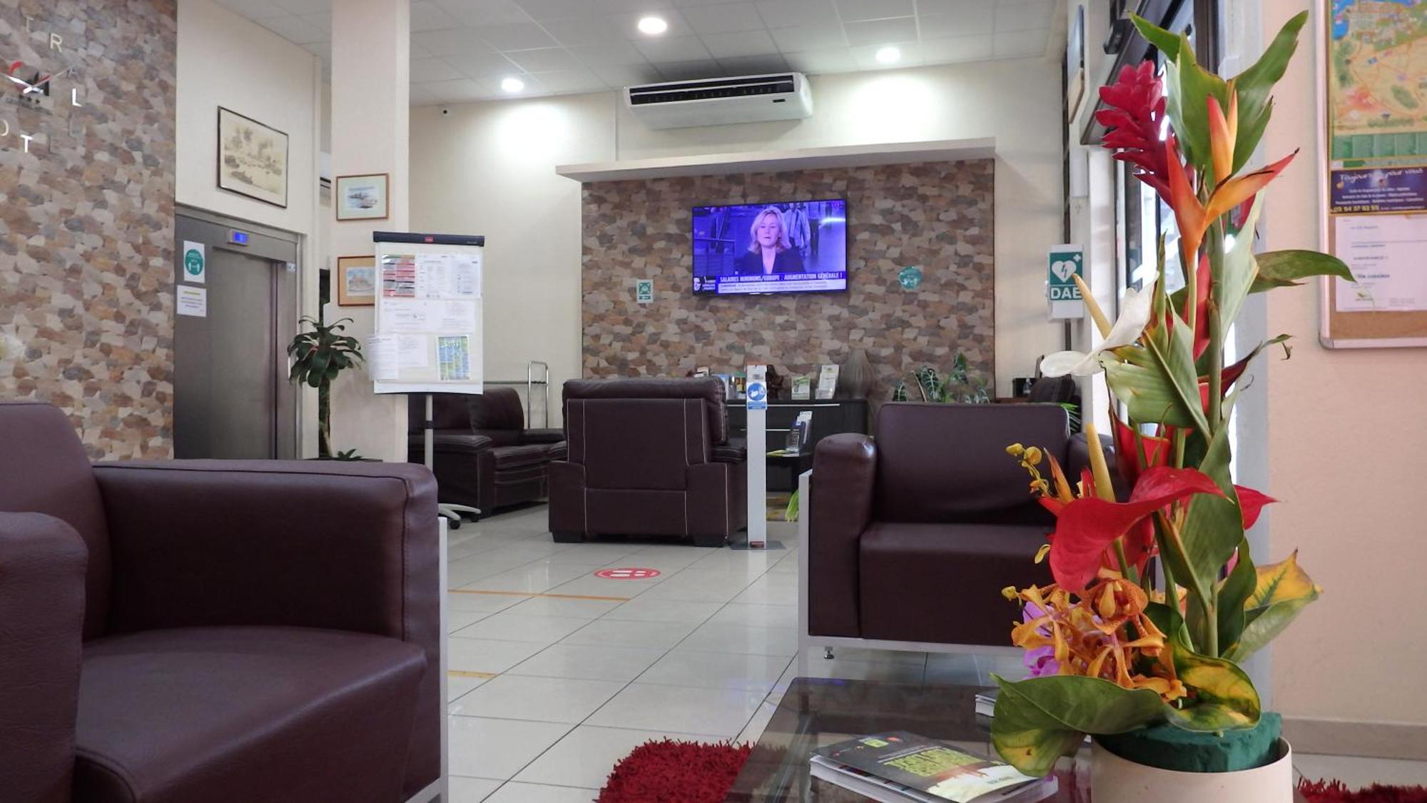 Central Hotel Καγιέν Εξωτερικό φωτογραφία