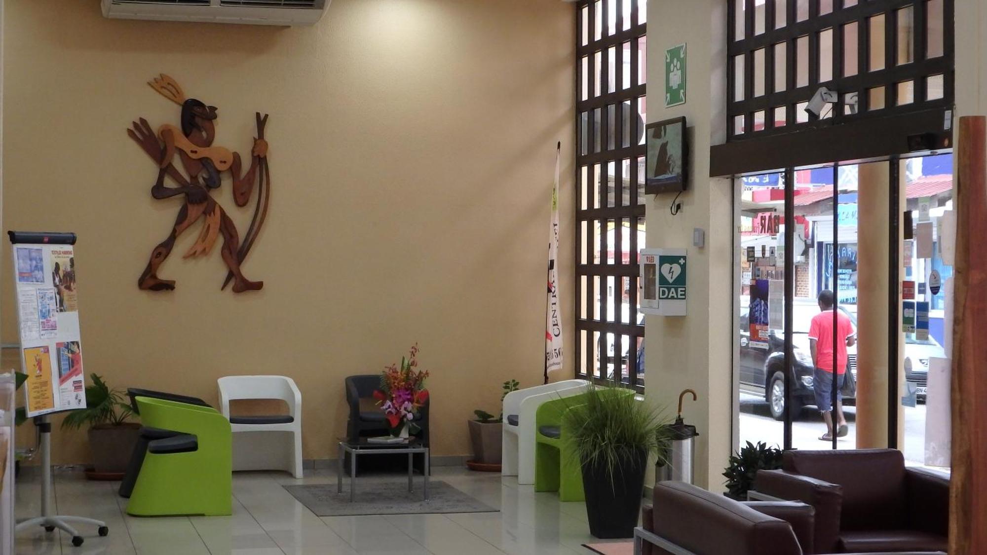 Central Hotel Καγιέν Εξωτερικό φωτογραφία