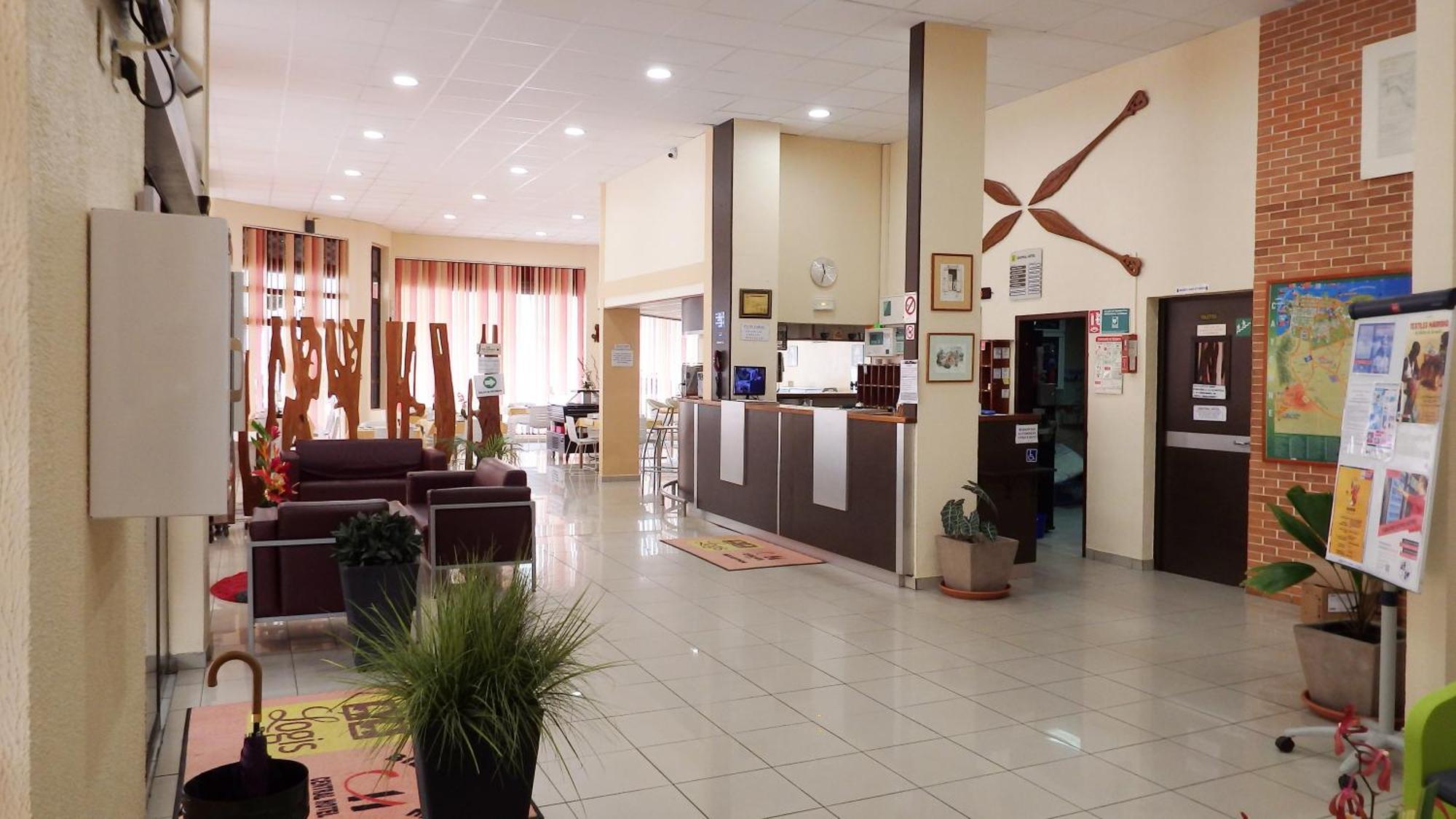 Central Hotel Καγιέν Εξωτερικό φωτογραφία
