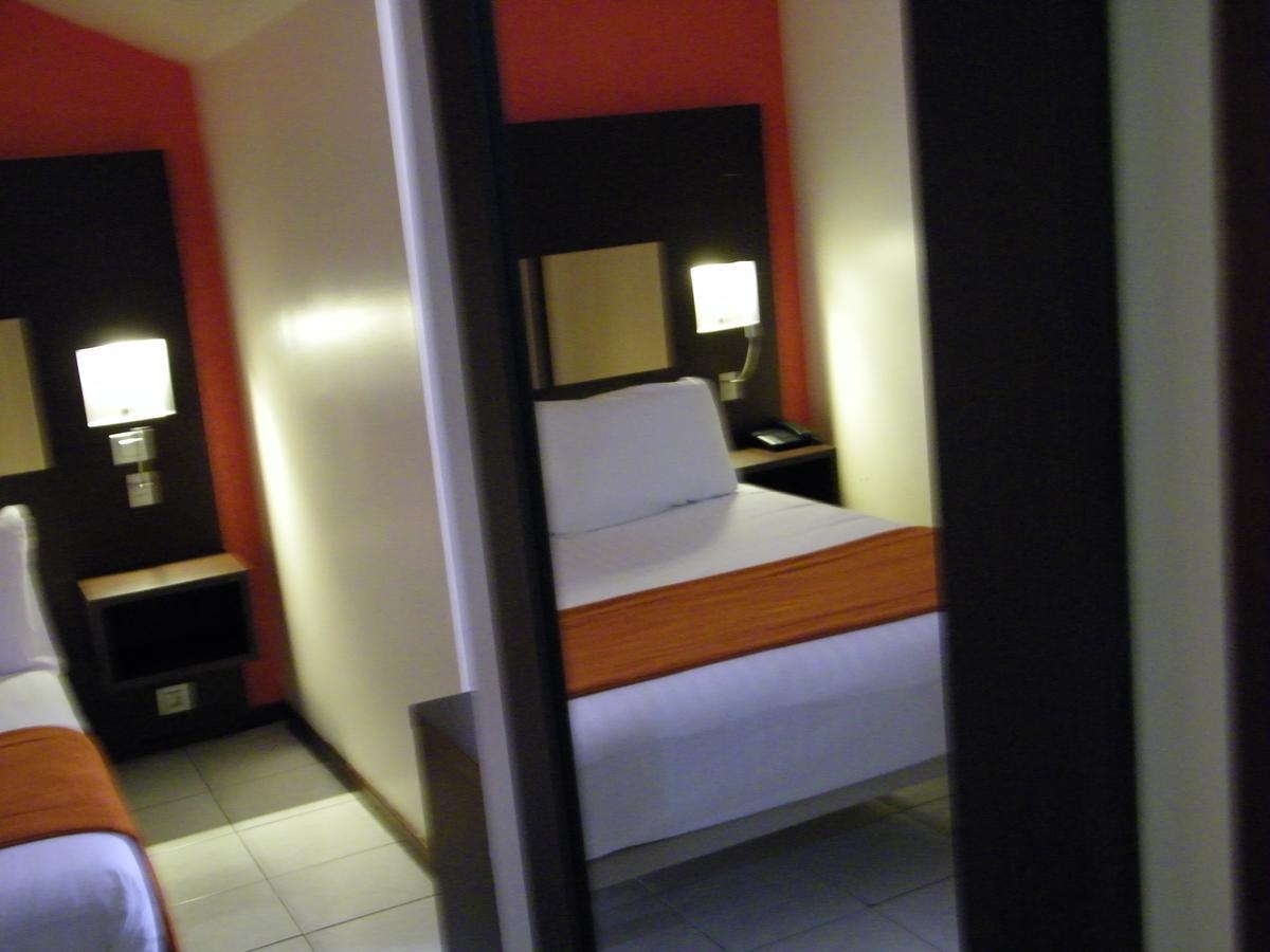 Central Hotel Καγιέν Εξωτερικό φωτογραφία