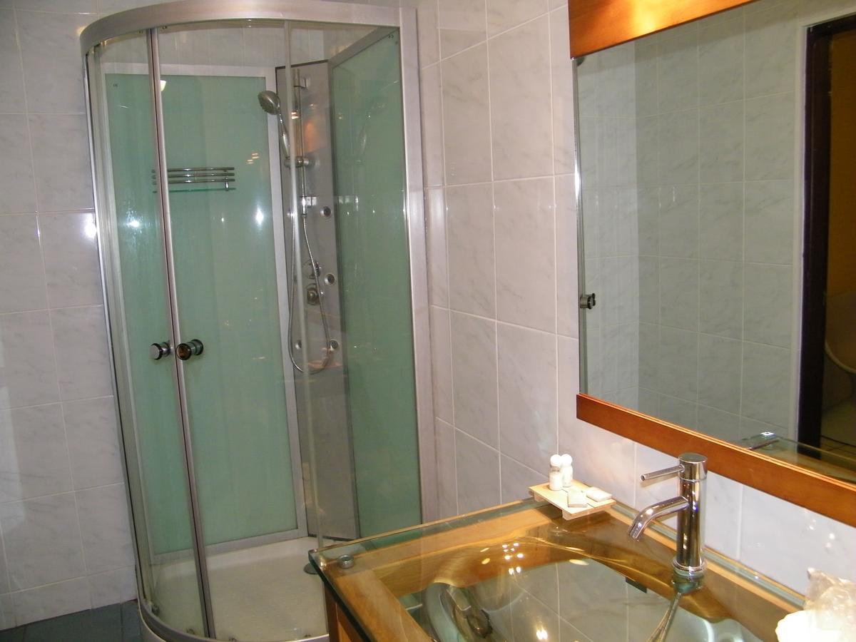 Central Hotel Καγιέν Εξωτερικό φωτογραφία